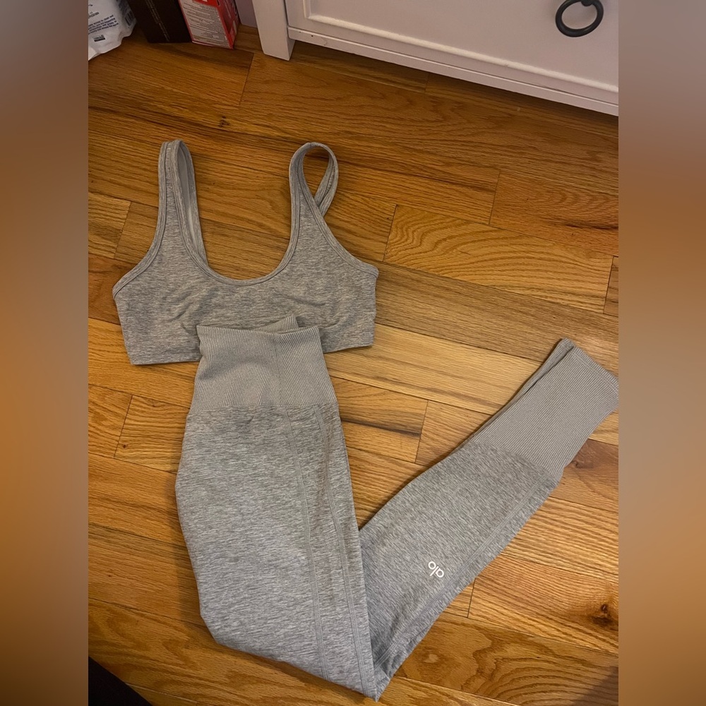 Alo heather grey workout set